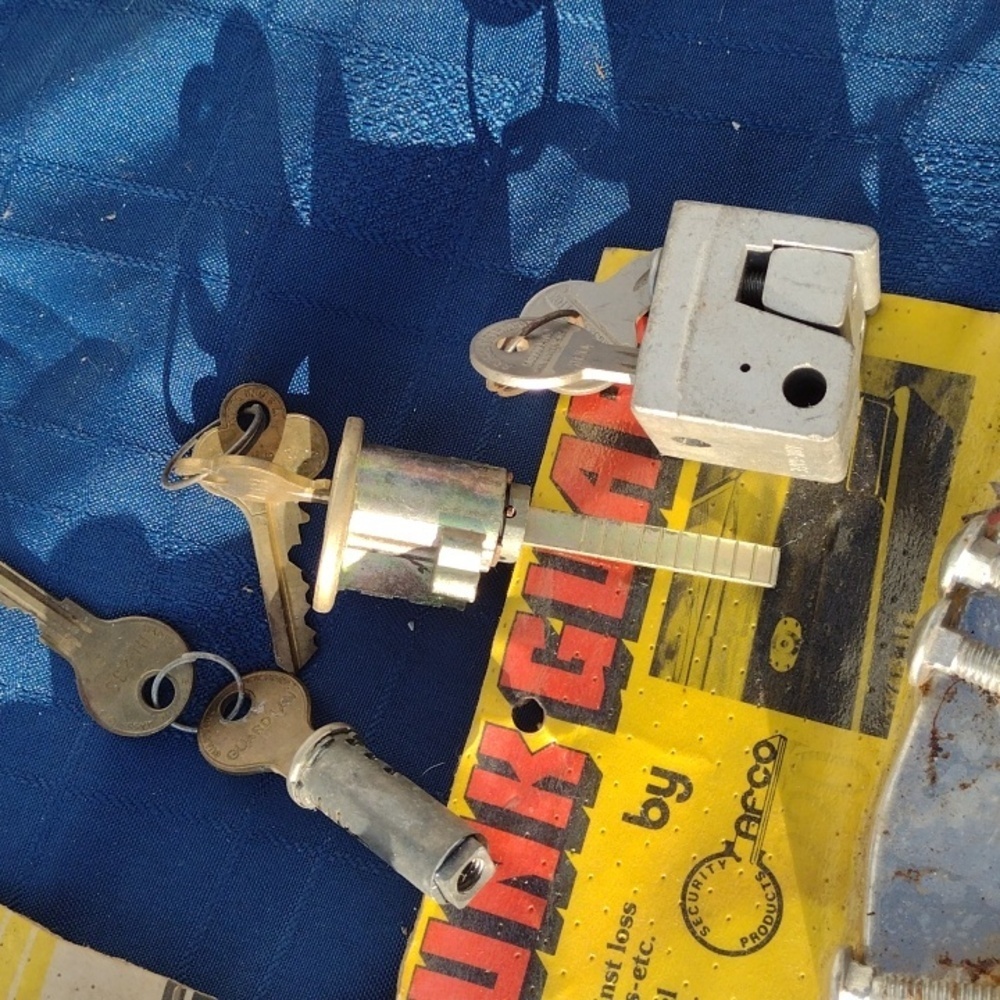 TrunkGuard Security Lock Set - Picture 3 of 4